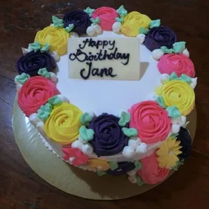 1x Floral Flow @$40.9 (Size : 9 Inch (12-18 pax)) (Flavours: Blackforest) (Eggless : No) (Big Candles : 3) (Small Candles : 3)