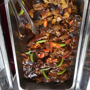 香菇烩扒鸭 Braised Duck w/ Mushroom