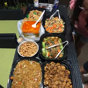 Hong Kong Fried Egg Noodles