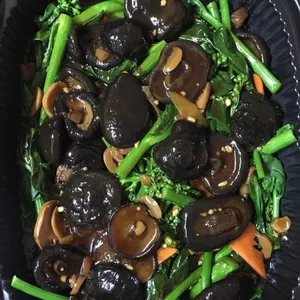 香菇芥兰 Kailan w/Mushrooms