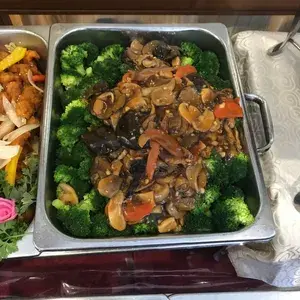 三菇西兰花 Broccoli w/ Assorted Mushroom