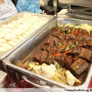 扣肉包 Chinese Bun w/ Stewed Pork