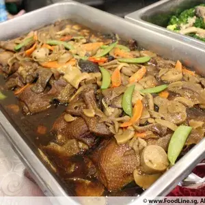 香菇烩扒鸭 Braised Duck w/ Mushroom