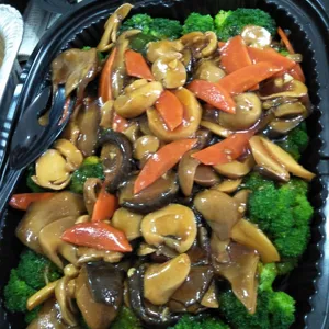 三菇西兰花 Broccoli w/ Assorted Mushroom