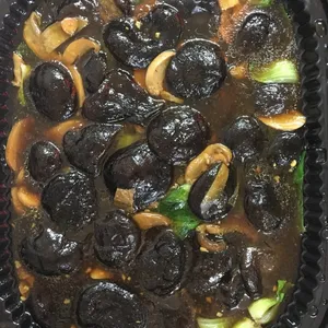 香菇小白 Siow Peh w/ Mushroom