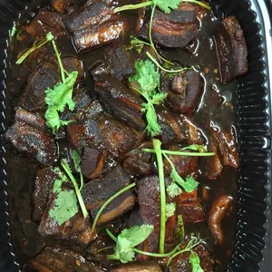 扣肉馒头 Braise Pork w/ Bun