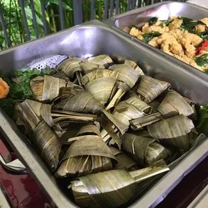 班兰鸡 Pandan Chicken