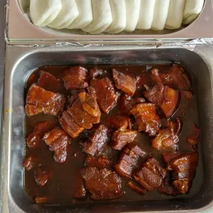 Braised Pork w/ Bun • 扣肉包(Chef's Recommended)
