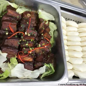 扣肉包 Chinese Bun w/ Stewed Pork