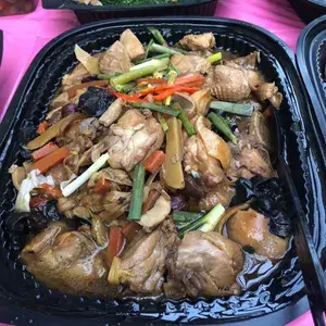 金针木耳鸡 Braised Chicken w/ Fungus