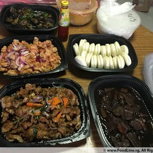 扣肉馒头 Braise Pork w/ Bun