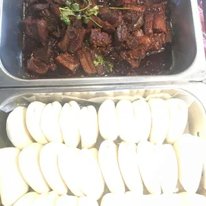 扣肉馒头 Braise Pork w/ Bun