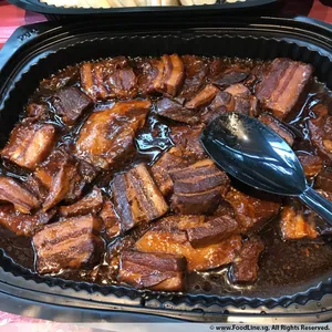 扣肉馒头 Braise Pork w/ Bun