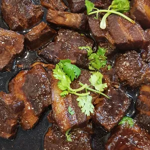 扣肉馒头 Braise Pork w/ Bun