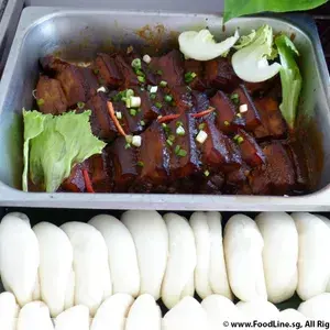 扣肉包 Chinese Bun w/ Stewed Pork