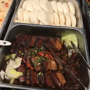 扣肉包 Chinese Bun w/ Stewed Pork