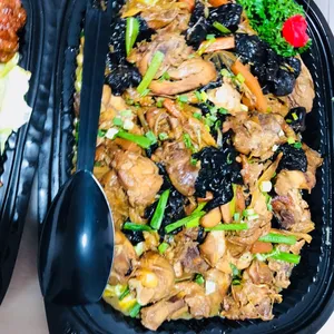 金针木耳鸡 Braised Chicken w/ Fungus