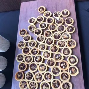 Mini Chocolate Caramel Tart (V)<i>with crushed almond</i>