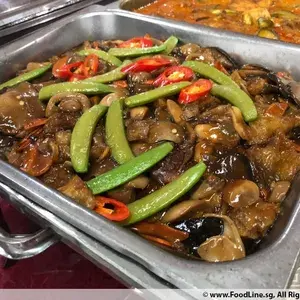 鱼膘香菇烩扒鸭 Braised Duck w/ Fish maw & Mushroom (NEW)