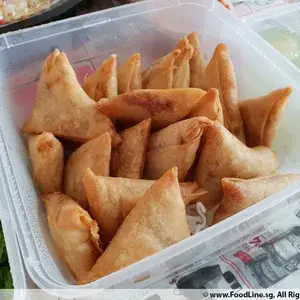 Mini Joyous Set C - Garlic Fried Rice, Curry Chicken, ...