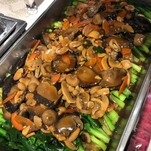 三菇芥兰 Kailan w/ Assorted Mushroom (NEW)