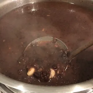 百合红豆汤 Red Bean Soup w/ Lily Bulb