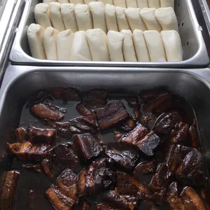 扣肉馒头 Braise Pork w/ Bun