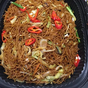 Signature Wok-fried Egg Noodles (V) <i>with carrot, onion, mushroom, cabbage and bean sprouts </i>