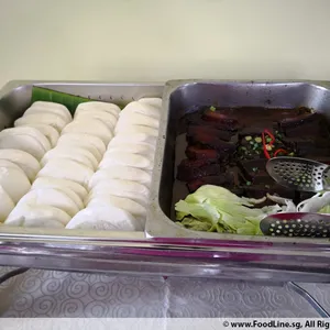 扣肉包 Chinese Bun w/ Stewed Pork