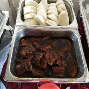 Braised Pork w/ Bun • 扣肉包(Chef's Recommended)