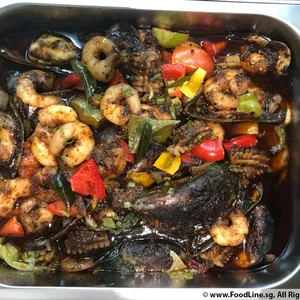 Stir-Fried Black Pepper Seafood <i>squid, shrimp and mussel</i>