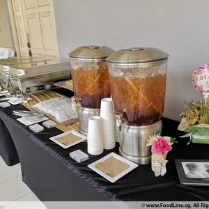 Honey Iced Red Tea <i>with fresh lemongrass</i>