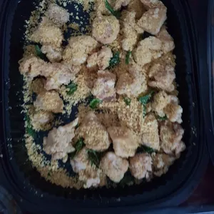 麦片鸡丁 Chicken w/ Cereal