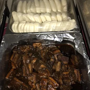 扣肉馒头 Braise Pork w/ Bun