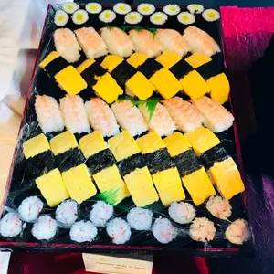 Signature Maki & Sushi Platter