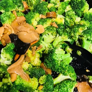 三菇西兰花 Broccoli w/ Assorted Mushroom