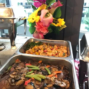 香菇烩扒鸭 Braised Duck w/ Mushroom