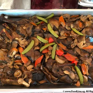 香菇烩扒鸭 Braised Duck w/ Mushroom
