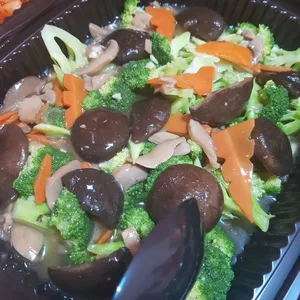 Broccoli w/ Mushroom •香菇兰花 (Chef's Recommendation)
