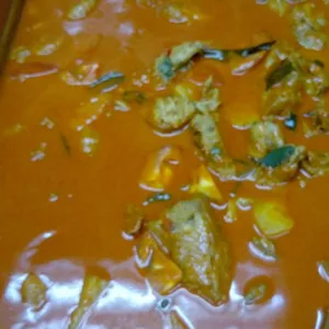 Curry Chicken with Tomatoes and Potatoes