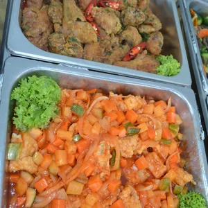 Salted Egg Chicken • 咸蛋鸡(Chef's Recommended)