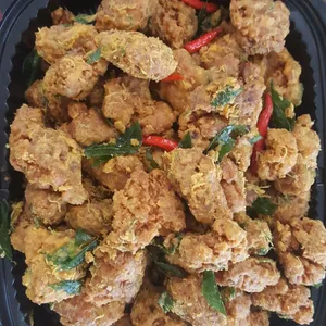 Salted Egg Yolk Chicken