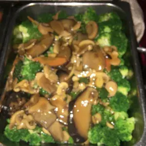 三菇西兰花 Broccoli w/ Assorted Mushroom