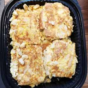 Pan-Fried Carrot Cake with Egg