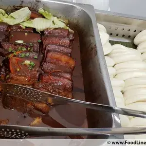 扣肉包 Chinese Bun w/ Stewed Pork