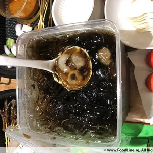 Chilled Grass Jelly with Longan