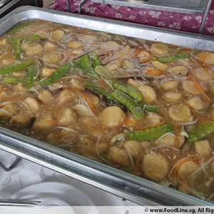 Silken tofu topped golden Enoki mushroom 金针菇豆腐