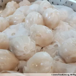 Steamed Mini Crystal Dumpling w/ Sweet Sauce 蒸水晶包