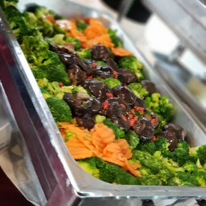 Vegetarian Oyster Sauce Broccoli w/ Mushrooms 斋香菇芥兰花