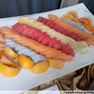 Assorted French Pastries (V)<i>chocolate éclair, cream puff, cheesecake</i>